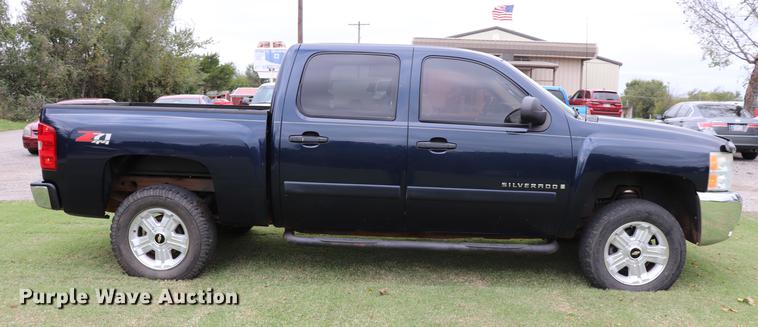 image for item ED9638 2008 Chevrolet Silverado 1500 Crew Cab pickup truck