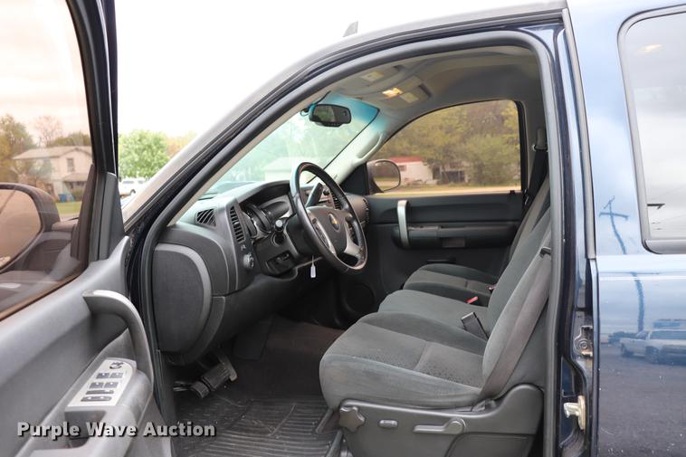 image for item ED9638 2008 Chevrolet Silverado 1500 Crew Cab pickup truck