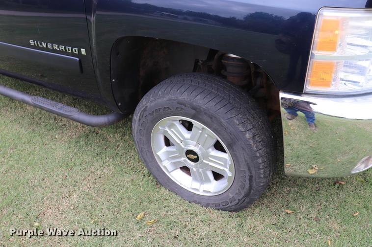 image for item ED9638 2008 Chevrolet Silverado 1500 Crew Cab pickup truck