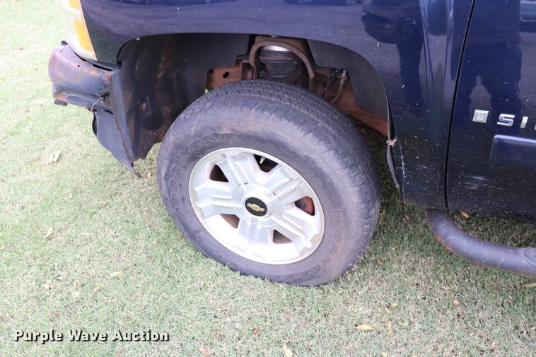 image for item ED9638 2008 Chevrolet Silverado 1500 Crew Cab pickup truck