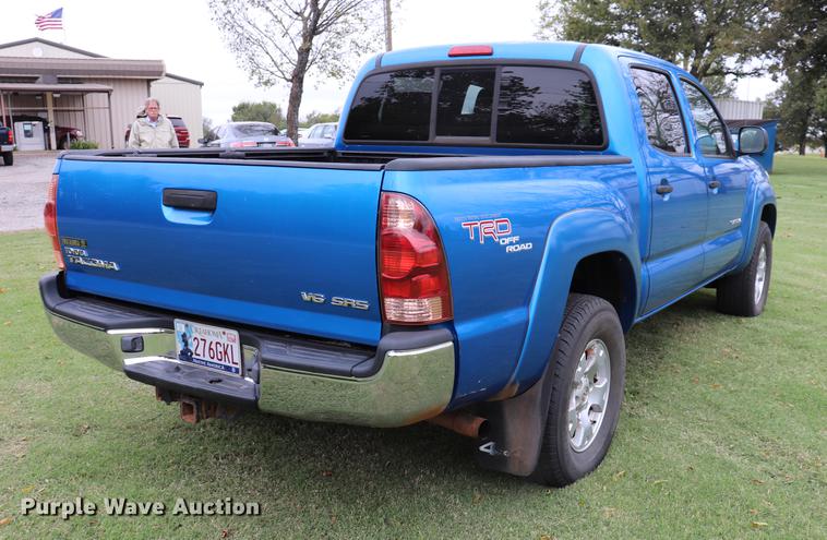 image for item ED9639 2006 Toyota Tacoma Double Cab pickup truck