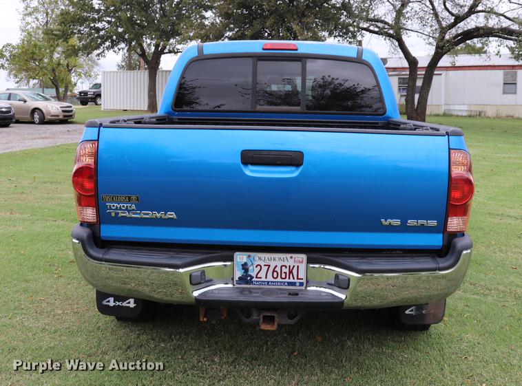 image for item ED9639 2006 Toyota Tacoma Double Cab pickup truck