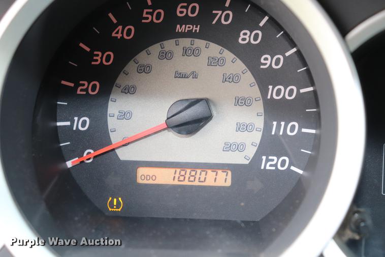 image for item ED9639 2006 Toyota Tacoma Double Cab pickup truck