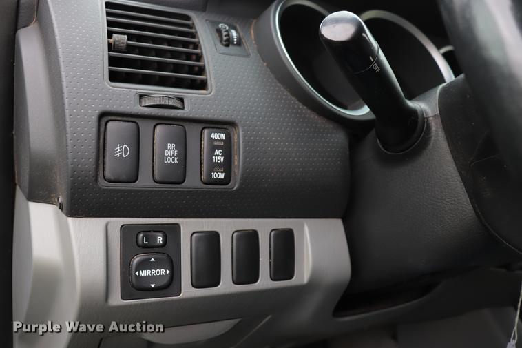 image for item ED9639 2006 Toyota Tacoma Double Cab pickup truck