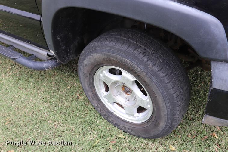 image for item ED9640 2005 Chevrolet Tahoe Z71 SUV