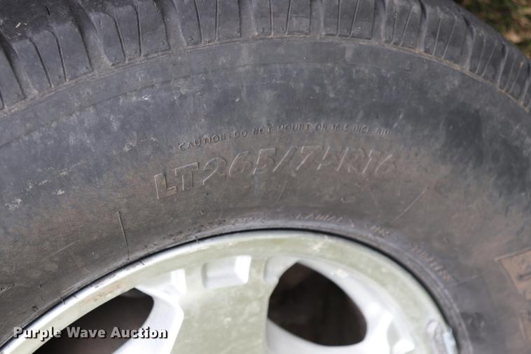 image for item ED9640 2005 Chevrolet Tahoe Z71 SUV