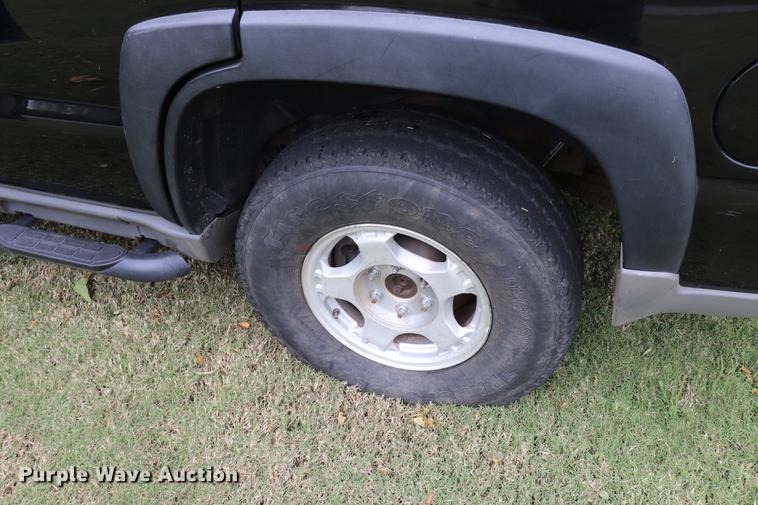 image for item ED9640 2005 Chevrolet Tahoe Z71 SUV