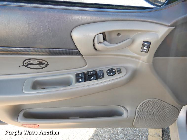 image for item J5652 2004 Chevrolet Impala LS
