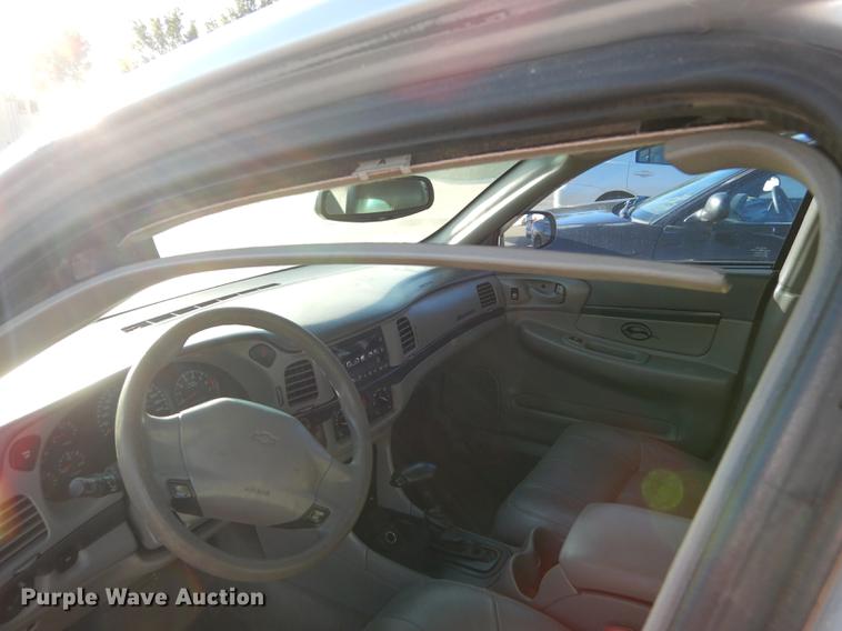 image for item J5652 2004 Chevrolet Impala LS