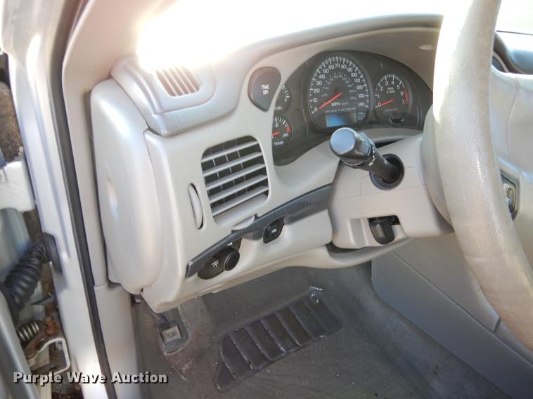 image for item J5652 2004 Chevrolet Impala LS