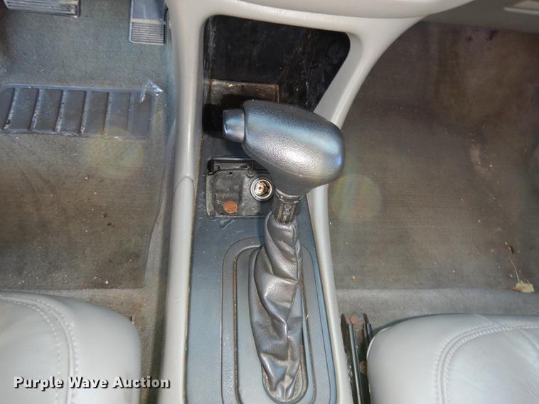 image for item J5652 2004 Chevrolet Impala LS