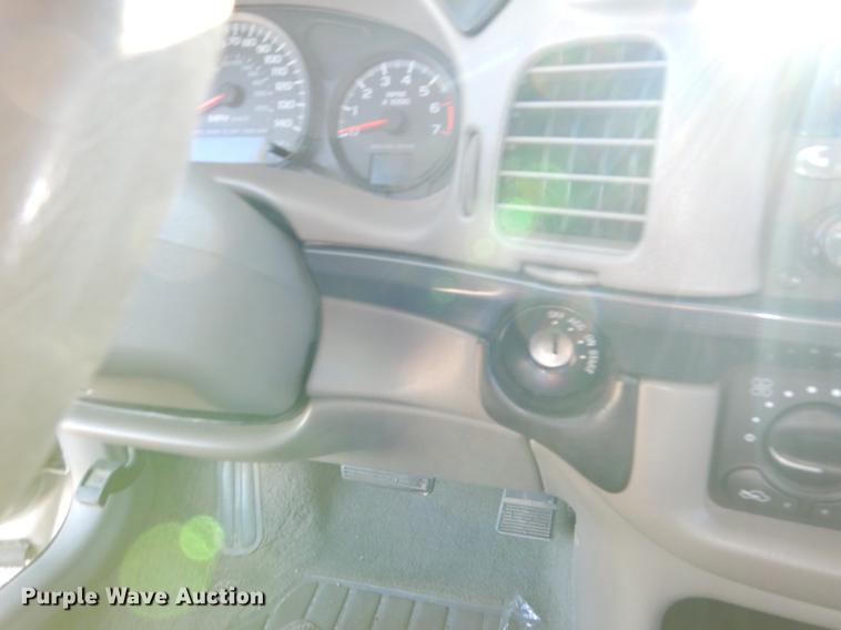 image for item J5652 2004 Chevrolet Impala LS