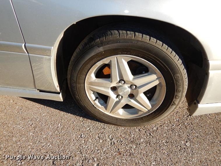 image for item J5652 2004 Chevrolet Impala LS