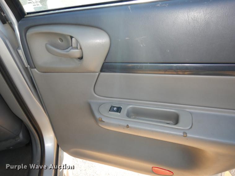 image for item J5652 2004 Chevrolet Impala LS