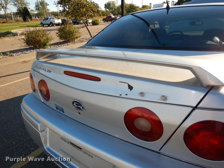 image for item J5652 2004 Chevrolet Impala LS
