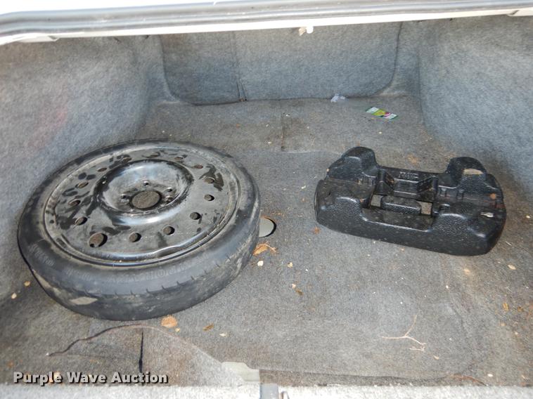 image for item J5652 2004 Chevrolet Impala LS