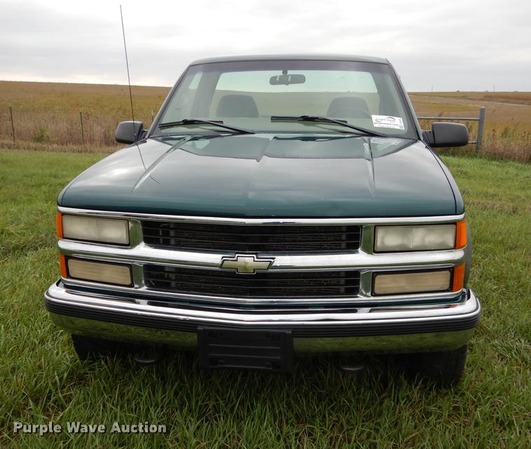 image for item J5665 1998 Chevrolet 2500 pickup truck