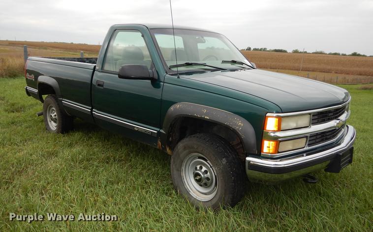 image for item J5665 1998 Chevrolet 2500 pickup truck