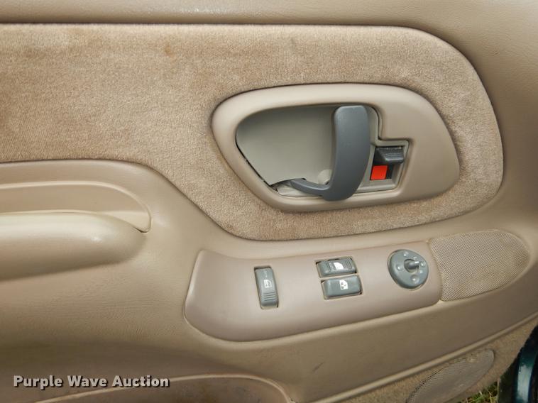 image for item J5665 1998 Chevrolet 2500 pickup truck