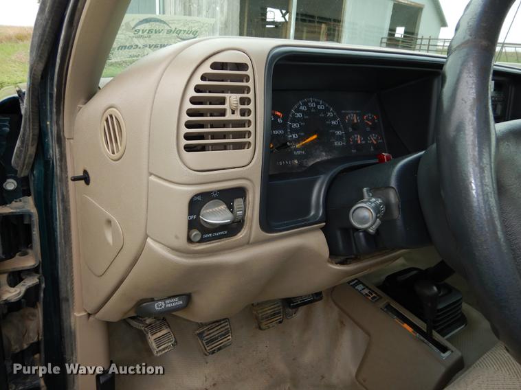 image for item J5665 1998 Chevrolet 2500 pickup truck