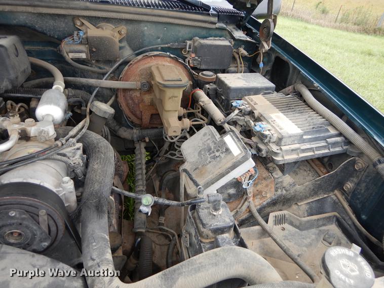 image for item J5665 1998 Chevrolet 2500 pickup truck