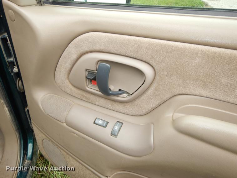 image for item J5665 1998 Chevrolet 2500 pickup truck