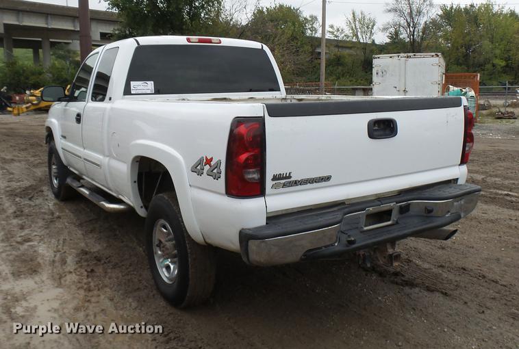 image for item K1767 2007 Chevrolet Silverado Classic 2500HD LT Ext. Cab pickup truck