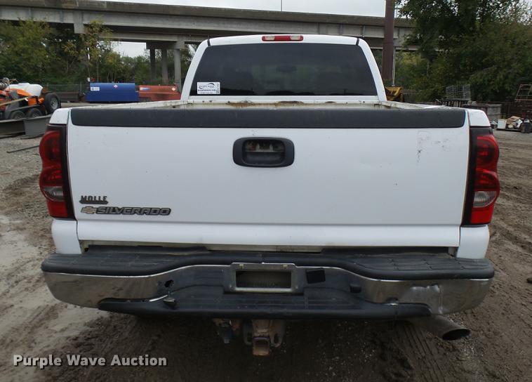 image for item K1767 2007 Chevrolet Silverado Classic 2500HD LT Ext. Cab pickup truck