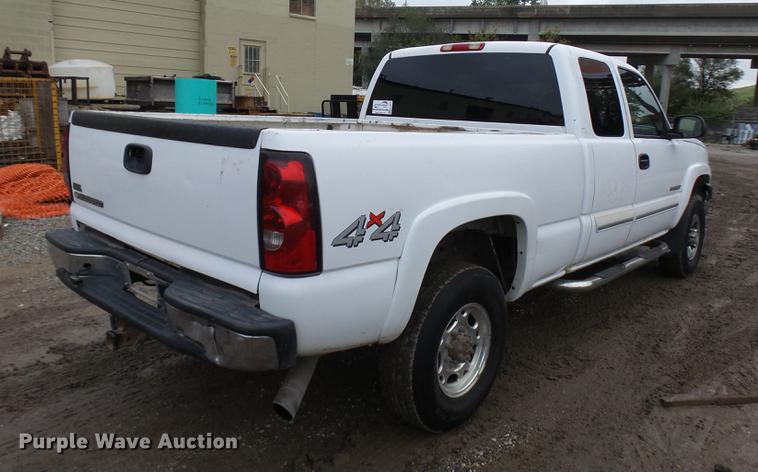 image for item K1767 2007 Chevrolet Silverado Classic 2500HD LT Ext. Cab pickup truck