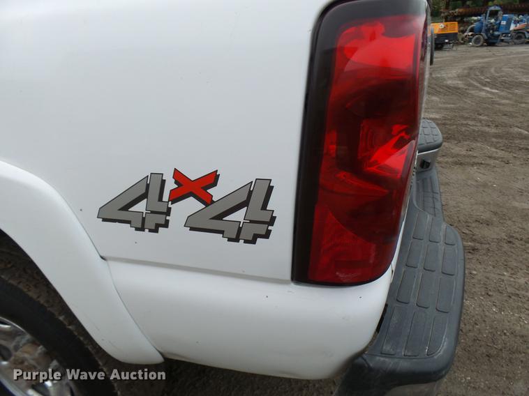 image for item K1767 2007 Chevrolet Silverado Classic 2500HD LT Ext. Cab pickup truck