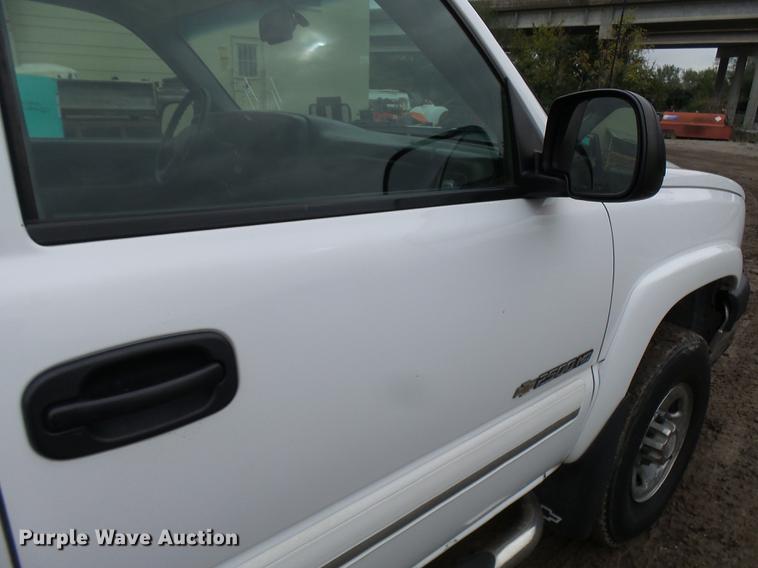 image for item K1767 2007 Chevrolet Silverado Classic 2500HD LT Ext. Cab pickup truck