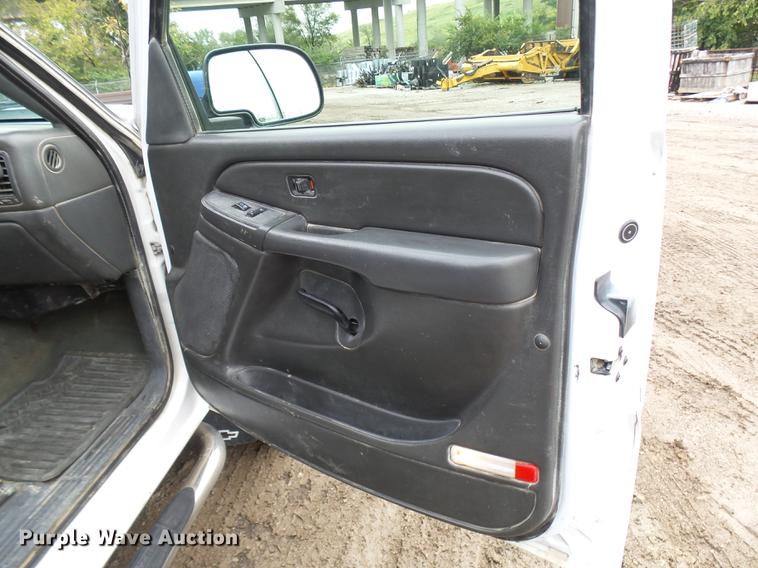 image for item K1767 2007 Chevrolet Silverado Classic 2500HD LT Ext. Cab pickup truck