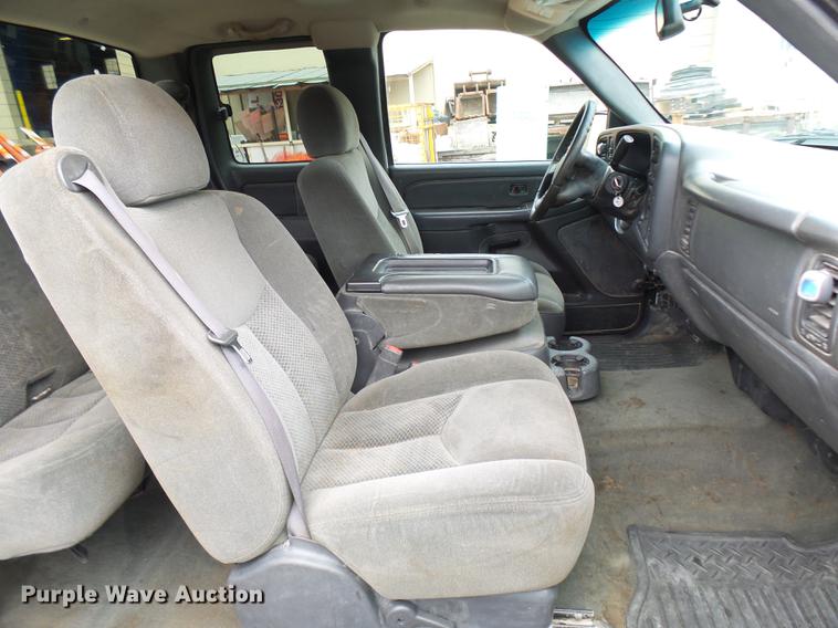 image for item K1767 2007 Chevrolet Silverado Classic 2500HD LT Ext. Cab pickup truck