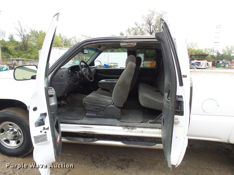 image for item K1767 2007 Chevrolet Silverado Classic 2500HD LT Ext. Cab pickup truck