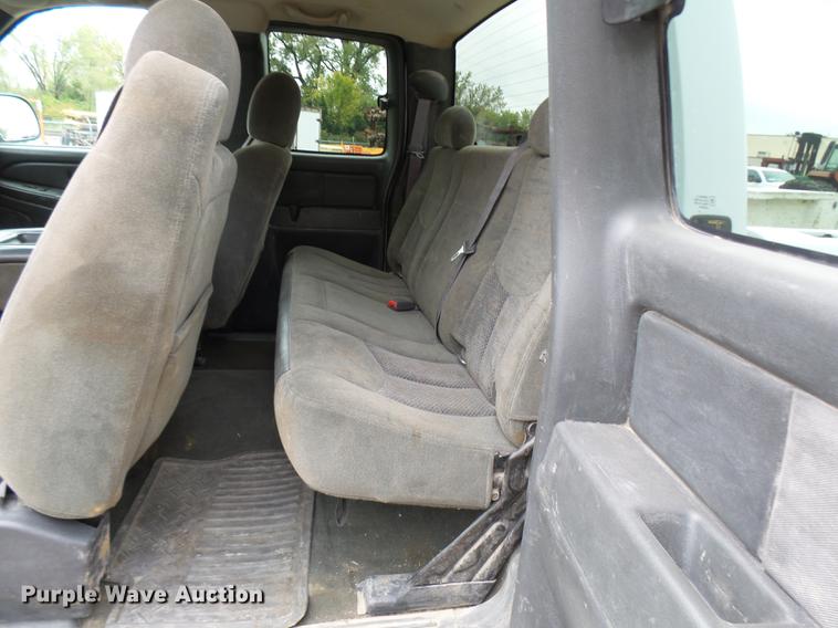 image for item K1767 2007 Chevrolet Silverado Classic 2500HD LT Ext. Cab pickup truck