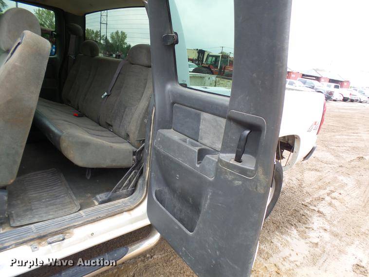 image for item K1767 2007 Chevrolet Silverado Classic 2500HD LT Ext. Cab pickup truck