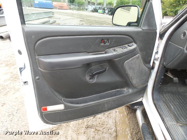 image for item K1767 2007 Chevrolet Silverado Classic 2500HD LT Ext. Cab pickup truck