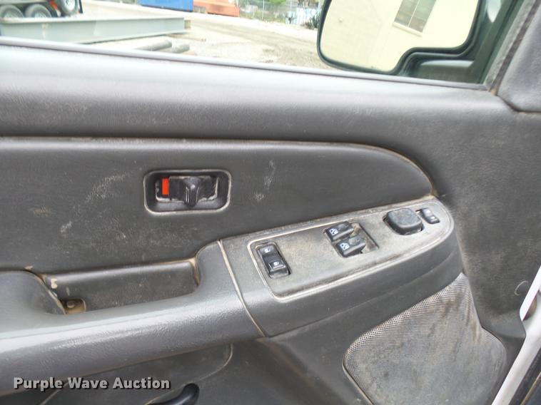 image for item K1767 2007 Chevrolet Silverado Classic 2500HD LT Ext. Cab pickup truck