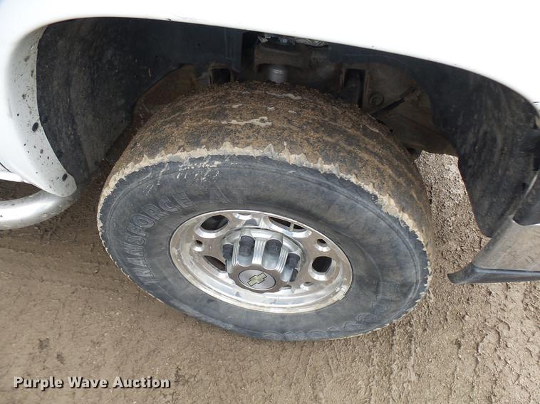 image for item K1768 2007 Chevrolet Silverado Classic 2500HD LT Ext. Cab pickup truck