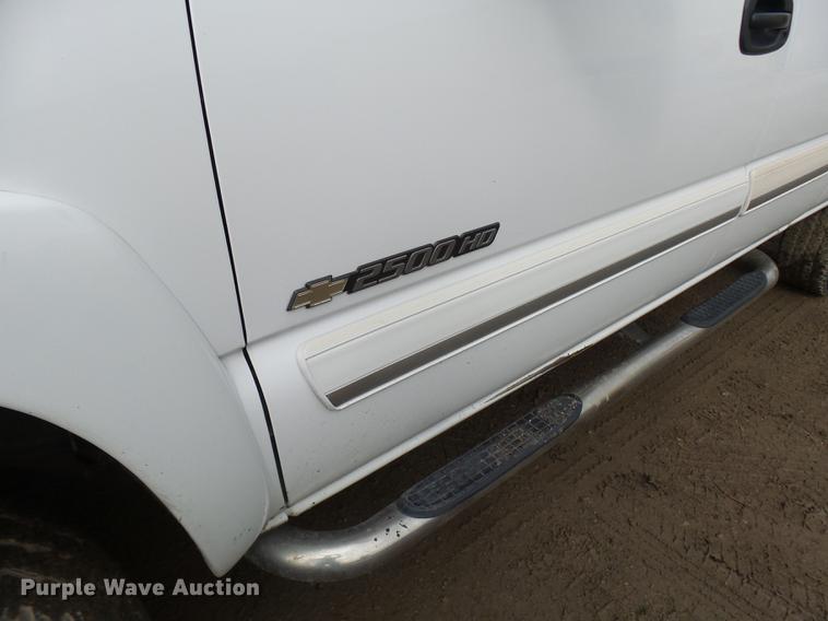 image for item K1768 2007 Chevrolet Silverado Classic 2500HD LT Ext. Cab pickup truck