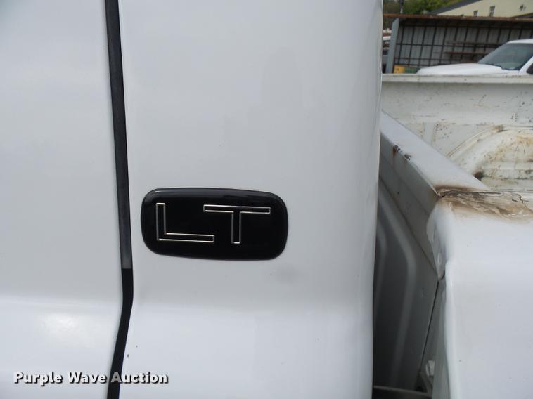 image for item K1768 2007 Chevrolet Silverado Classic 2500HD LT Ext. Cab pickup truck