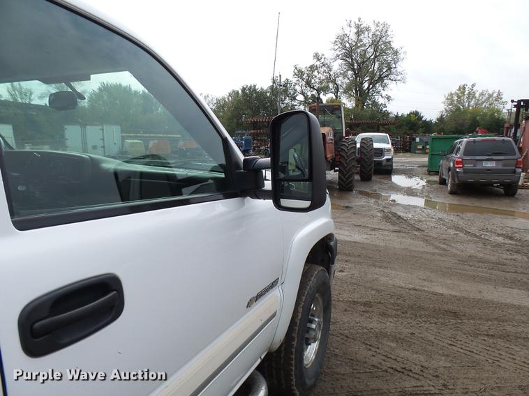 image for item K1768 2007 Chevrolet Silverado Classic 2500HD LT Ext. Cab pickup truck