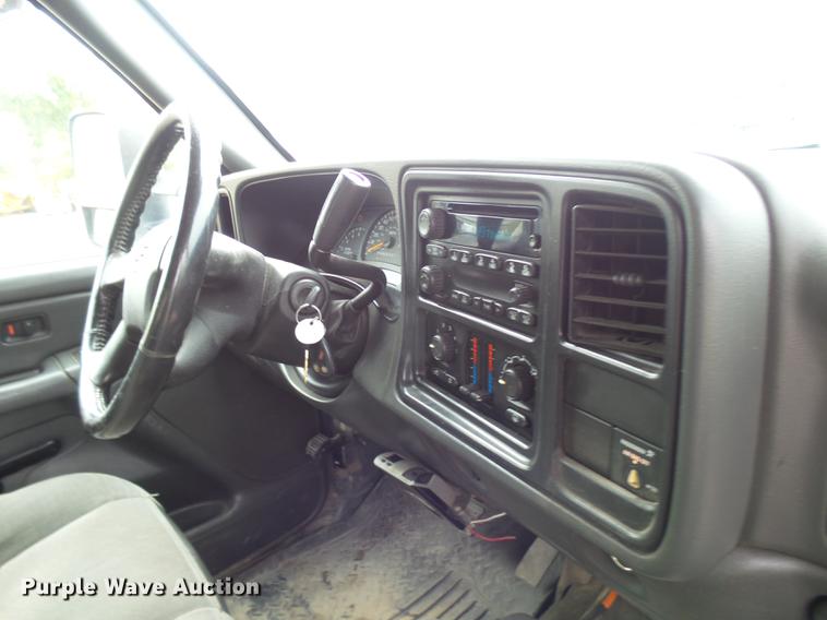 image for item K1768 2007 Chevrolet Silverado Classic 2500HD LT Ext. Cab pickup truck