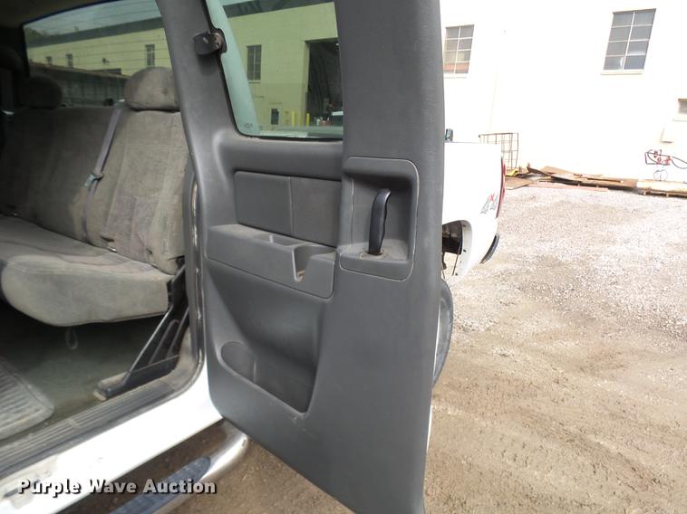 image for item K1768 2007 Chevrolet Silverado Classic 2500HD LT Ext. Cab pickup truck