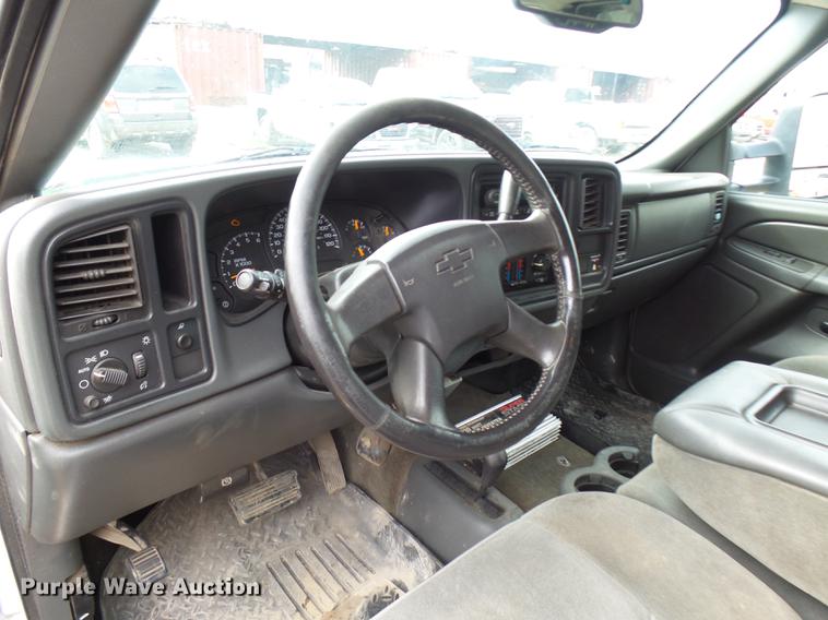 image for item K1768 2007 Chevrolet Silverado Classic 2500HD LT Ext. Cab pickup truck