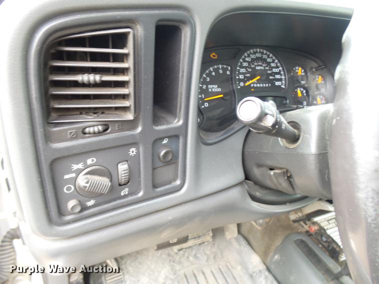 image for item K1768 2007 Chevrolet Silverado Classic 2500HD LT Ext. Cab pickup truck