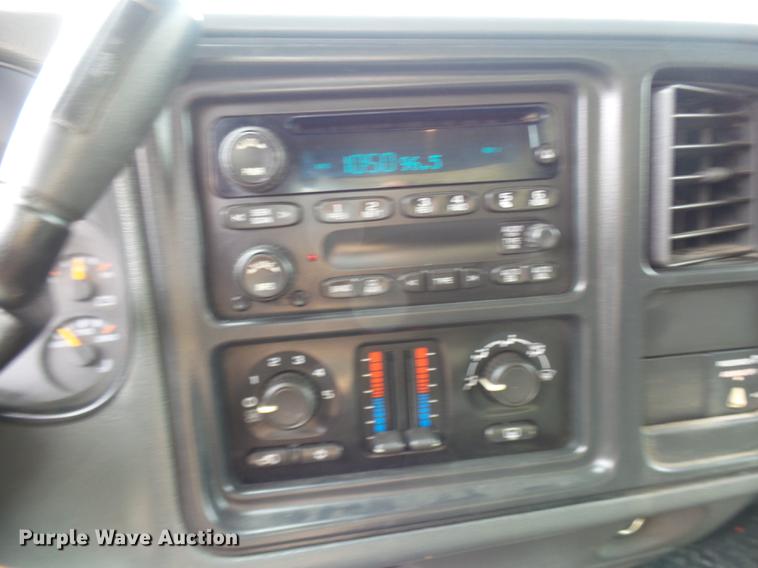 image for item K1768 2007 Chevrolet Silverado Classic 2500HD LT Ext. Cab pickup truck