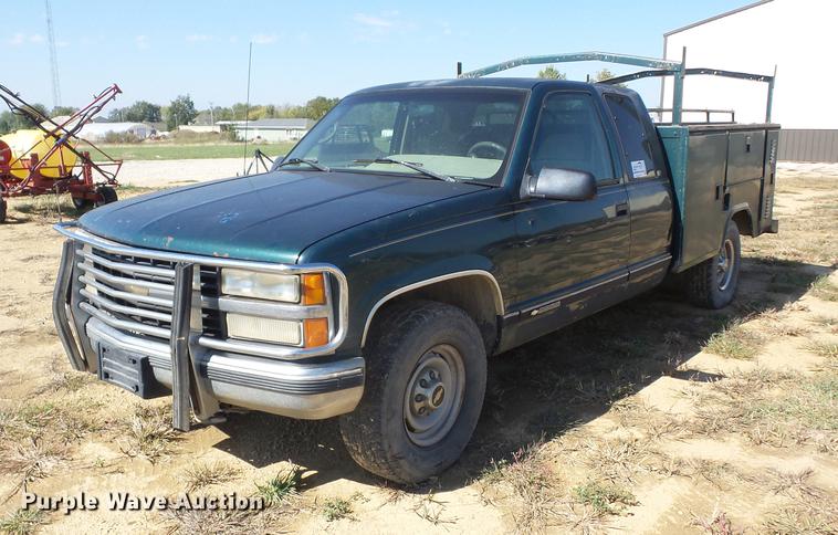 image for item K6347 1996 Chevrolet 2500 Ext. Cab utility bed pickup truck