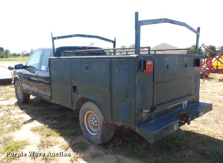 image for item K6347 1996 Chevrolet 2500 Ext. Cab utility bed pickup truck
