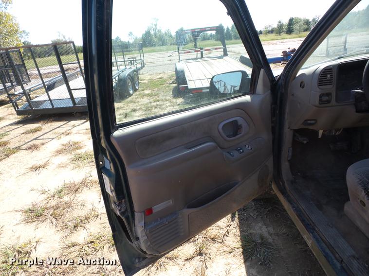 image for item K6347 1996 Chevrolet 2500 Ext. Cab utility bed pickup truck